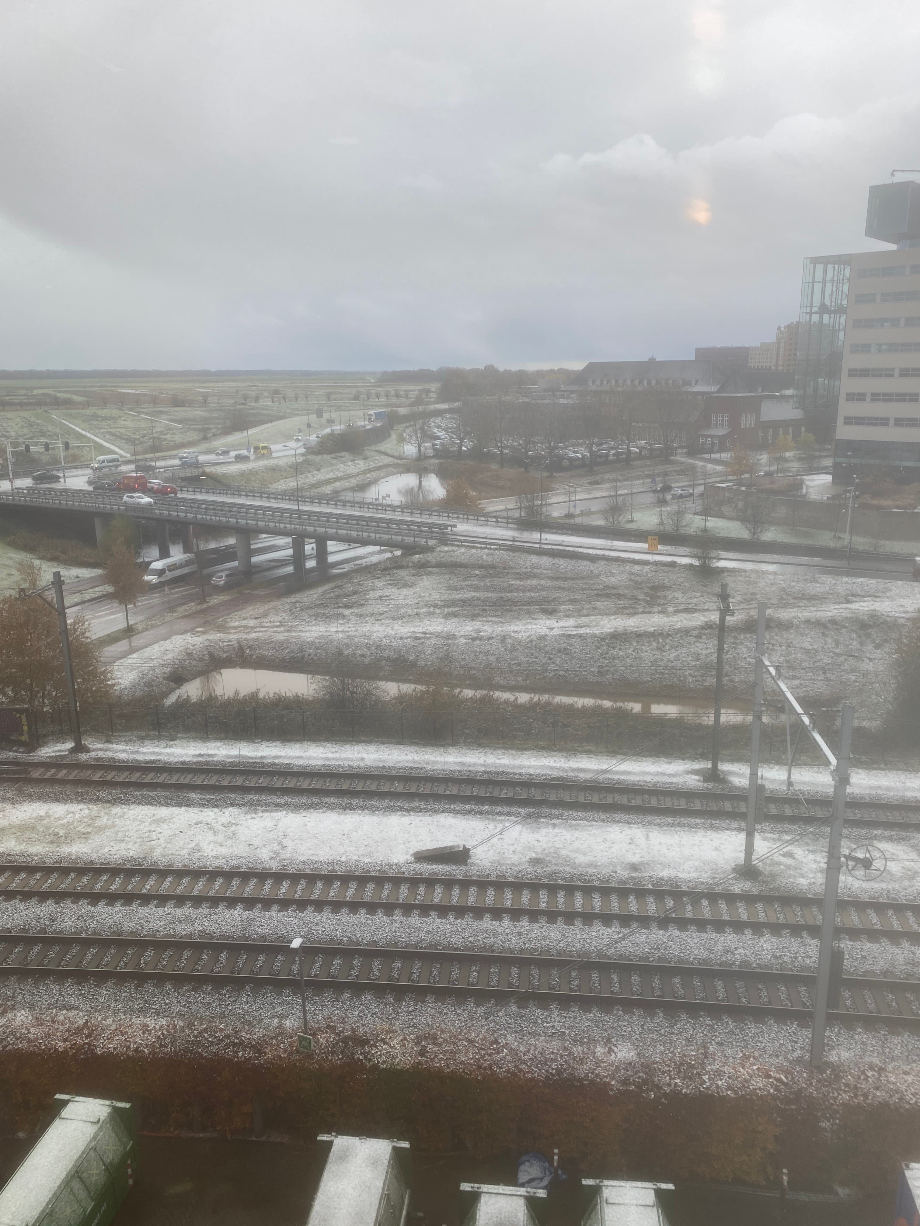 show all photos of Mukhesh Ambani street, 460100